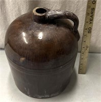 2 gallon jug stoneware/chip on bottom