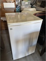 33X20X22 APT. SIZE REFRIGERATOR