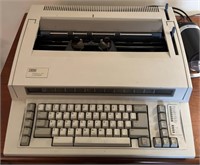 IBM Wheelwriter 1000 Electric Typewriter (Lexmark)