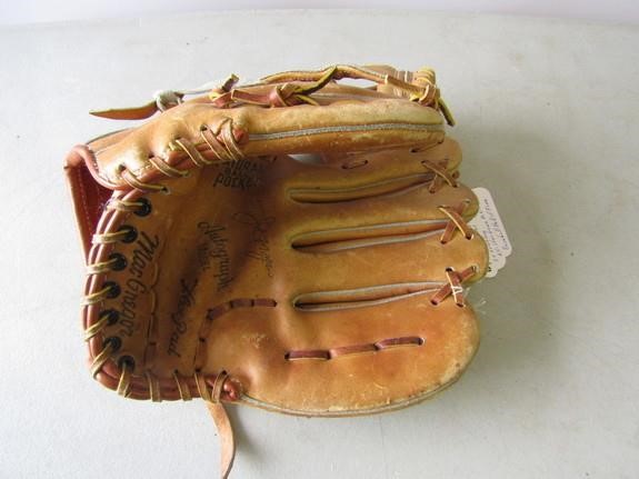 Joe Morgan Baseball Glove  Bid 2 Buy On Line Auctions