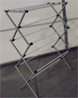 28" x 14" x 42" Tall Collapsible Clothes Rack