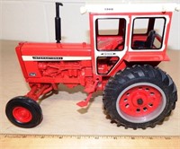 Ertl IH / International Custom 756 Toy Tractor