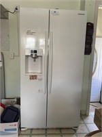 Samsung Side by side Refrigerator freezer w/