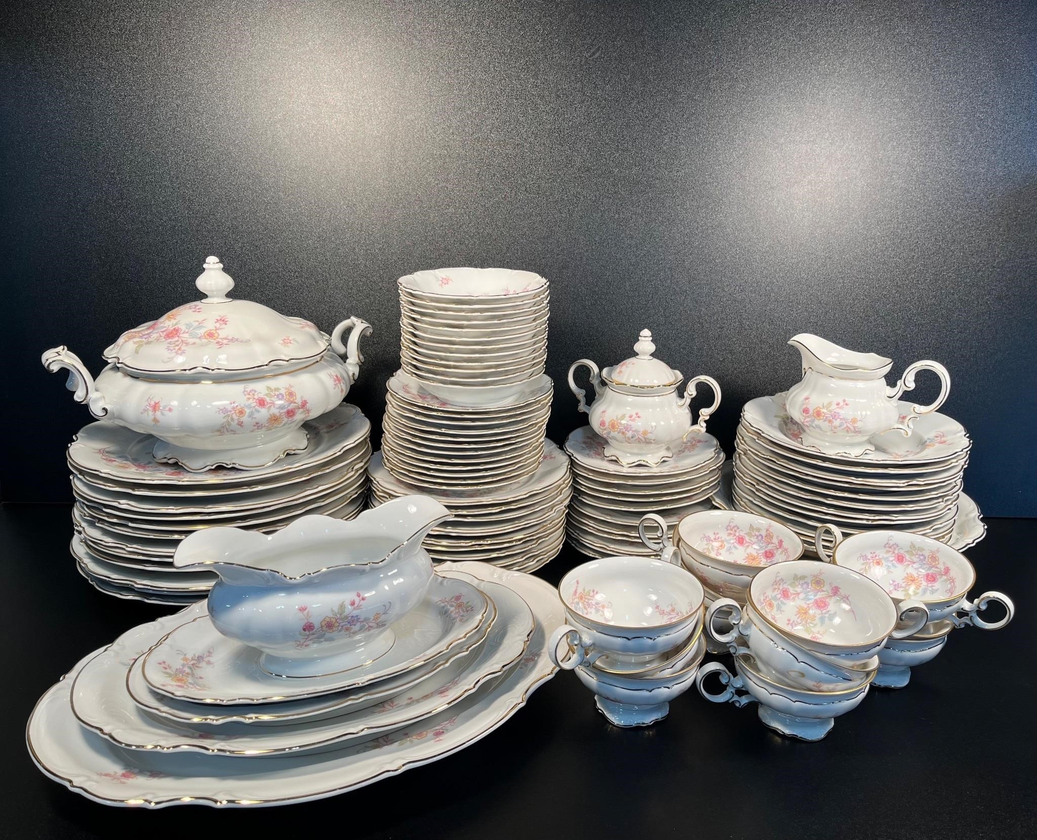 89 Pieces Hutschenreuther Bavarian China Set