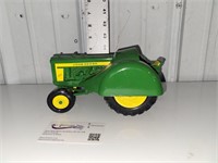 John Deere 620 tractor
