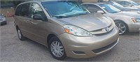 2007 Toyota Sienna runs/moves CE 7-Passenger