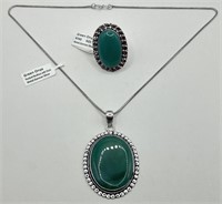 (DE) Green Onyx 2” Pendant Necklace (19” Chain) &
