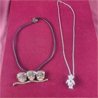 2 Necklaces with Pendants that can be worn as