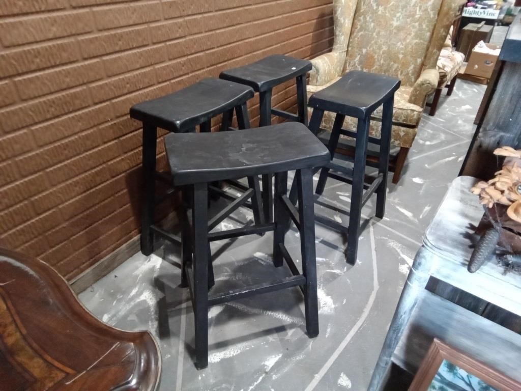 4 black bar stools