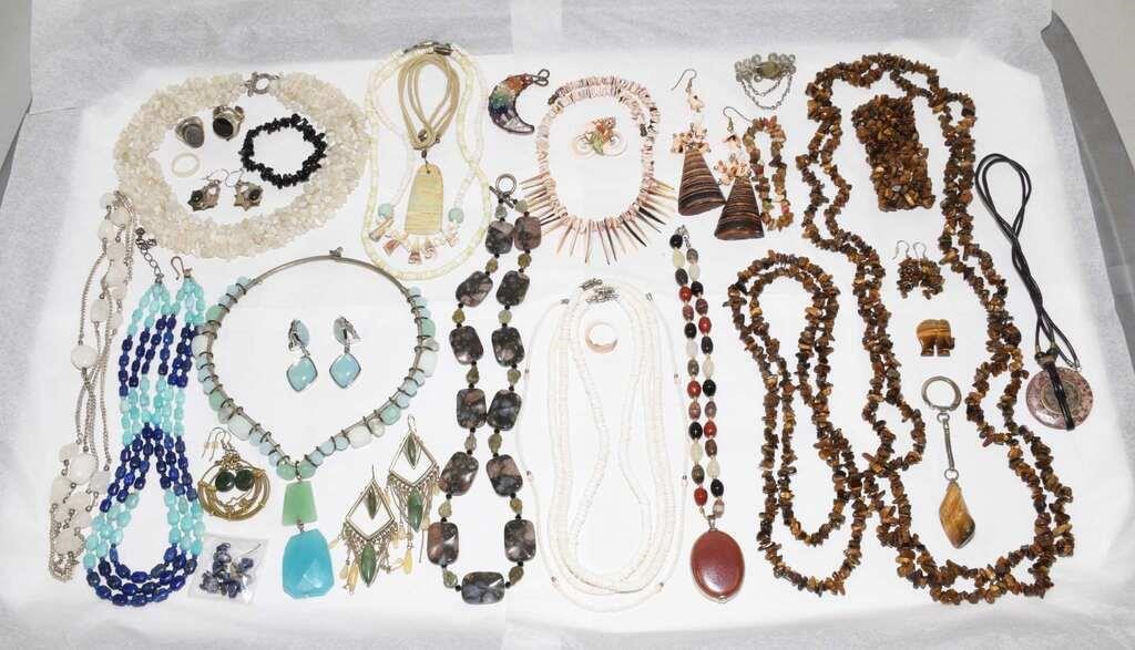 Carlu Sports Memorabilia & Costume Jewelry Auction A114