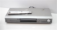 Hitachi DVD Player w/ remote