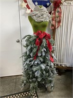 5 ft tall bust model Christmas tree