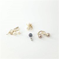 Three sets of pearl earrings, with 1 freshwater pe