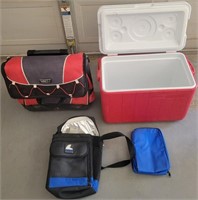 L - ICE CHEST AND PADDED COOLER BAGS (G8)