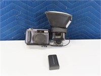 SONY dsc-s85 DIgital 4.1mp Camera w/ xtra battery