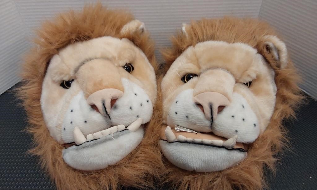 Lion slippers sz L