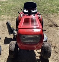 2015 Yard machines Lawn Tractor. 14.5 hp with 38