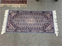 Karastan rug 27 x 59 inches