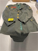 VINTAGE MILITARY JACKET W/ PATCHES & BARS