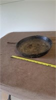 10 CAST IRON SKILLET