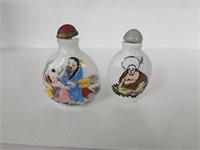 2 vintage Chinese porcelain  snuff bottles
