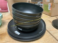Set of 10 plastic (5) bowls (5plates)