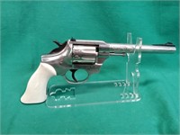 Hi-Standard 22LR R101 Sentinel revolver,