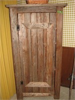 5ft Wooden cabinet with door