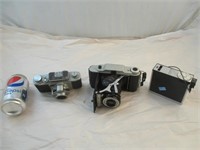 2 caméras vintages Coronet + Ricolet + flash
