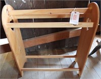 Pine heart decorated quilt rack and Folding