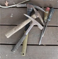 Vintage Hammers & 2 Screw Drivers