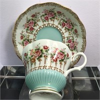 ROYAL ALBERT TEACUP & SAUCER