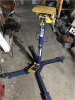 Napa 1000 pound hydraulic transmission jack