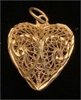 14K yellow gold filigree heart pendant