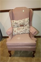 CLAYTON MARCUS HIGH BACK SITTING CHAIR WITH PILLOW