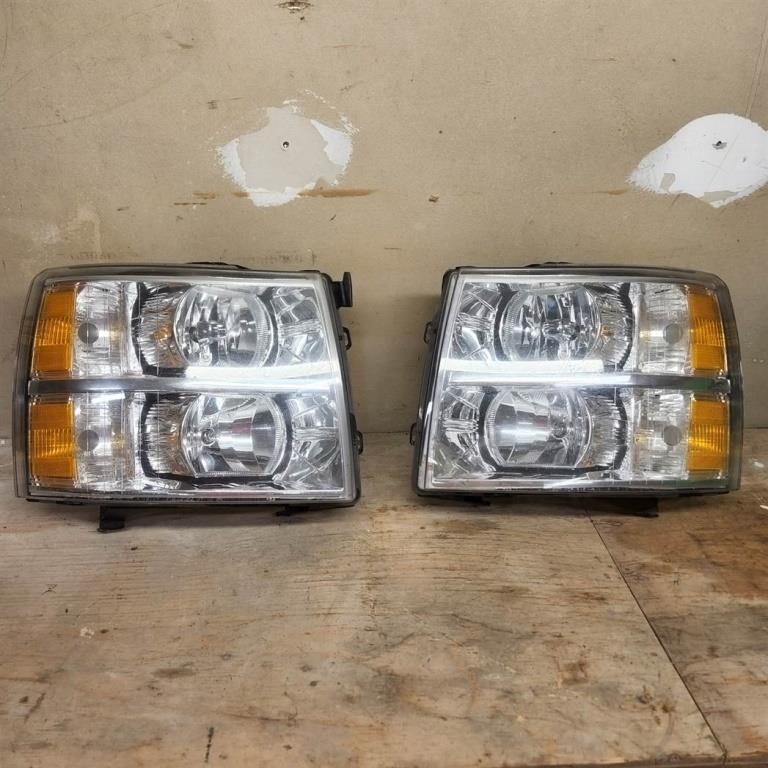 Pair of GM Headlights (Right & Left)