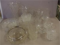 Quantity of vintage cut crystal & glass pieces