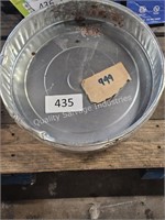6ct metal feeding pans (dented)