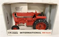 1/16 International 966 Tractor,NIB
