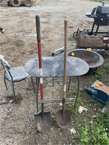 2 spade shovels