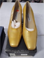 Rangoni - (Size 10) Designer Shoes
