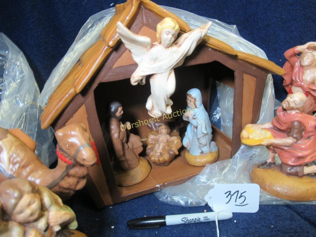 18-PIECE NATIVITY SCENE