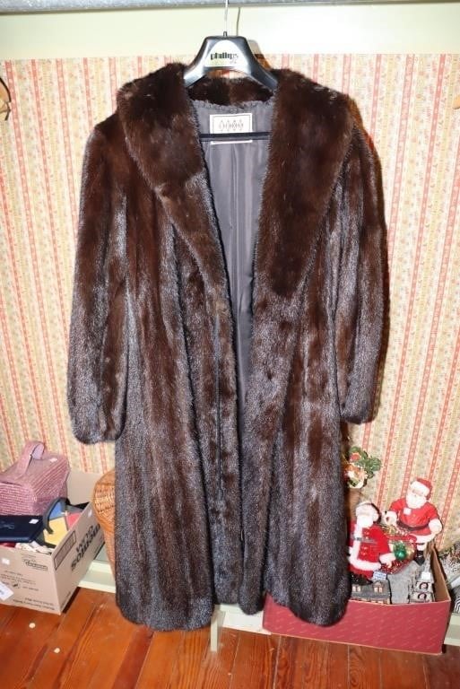 Hess Apparel dark brown/black fur coat with Peggy