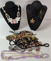 Assorted Vintage Jewelry