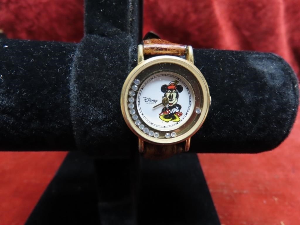 Minnie Mouse Disney time works wristwatch.