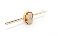 Antique carved cameo and 15ct yellow gold brooch