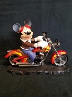 Leader of the Pack, Mickey and Friends' Fun on