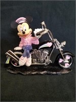 Chillin' with Minnie, Mickey and Friends' Fun on