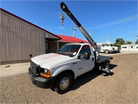 2000 Ford F350 Flatbed w/ Crane