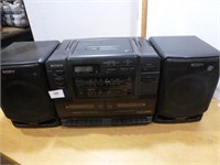 Sony Stereo CD Player / Radio - Turns On